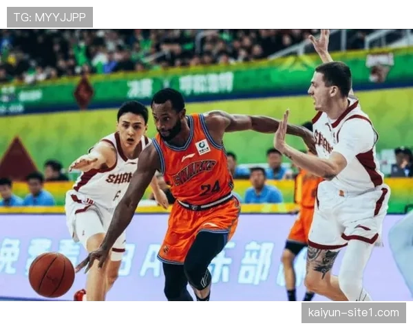 上海男篮保持主场18连胜 四外援配置均衡冲击冠军